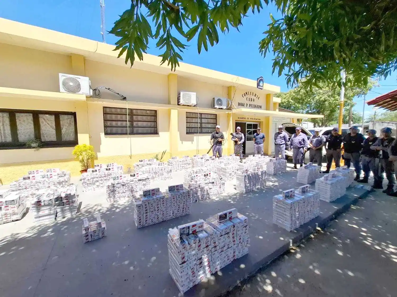 En diferentes procedimientos, secuestran
cigarrillos y mercaderías de contrabando