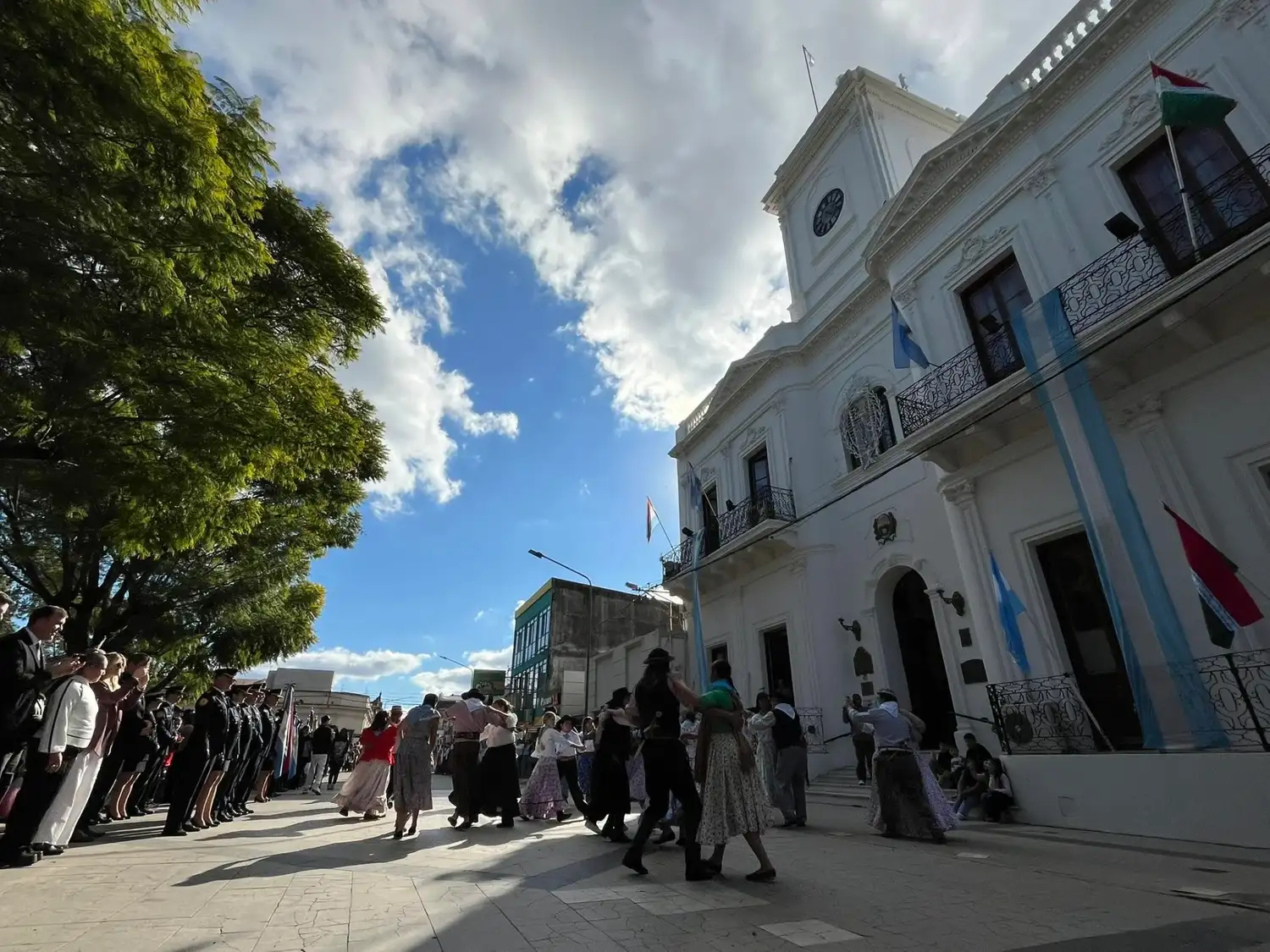 Nogoyá convoca a los comercios a participar del Concurso de Vidrieras por los 244 años de la ciudad