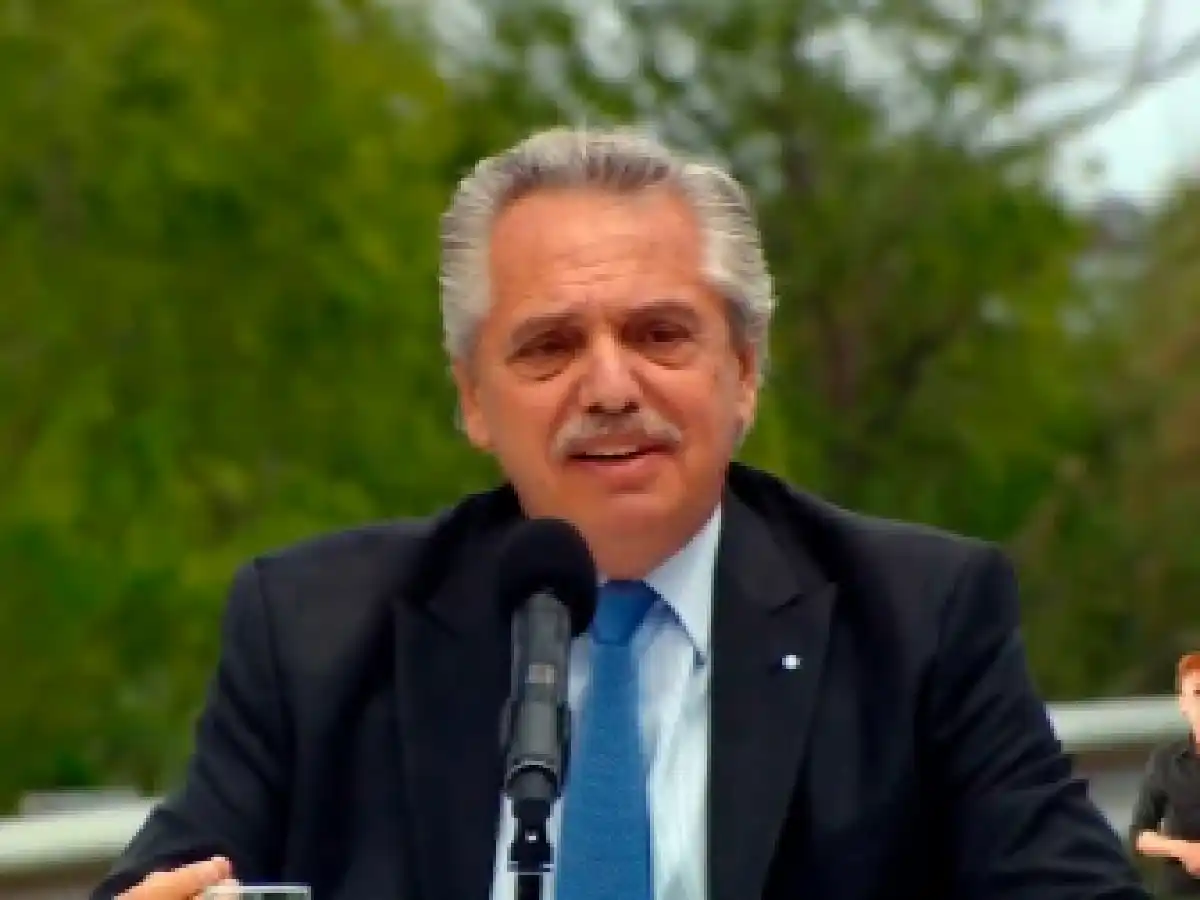 Fernández criticó a Macri por buscar "terminar con todos los derechos de los trabajadores"