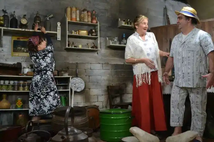 LOBERIA: Se presenta la obra “El Veraneo de Don Ponciano” en el Teatro Español
