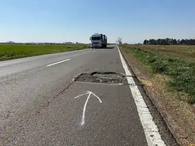 Pintadas en la ruta 33 exponen el abandono del Gobierno Nacional