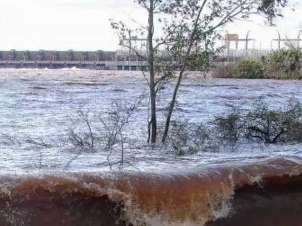 Zambón estimó que la crecida del Paraná
se manifestará en siete días en la provincia