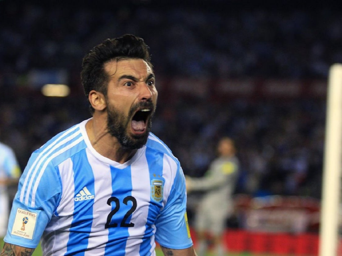Lavezzi donó alimentos a sectores vulnerables de su ciudad natal