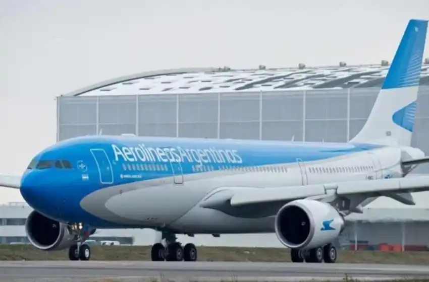 Aerolíneas Argentinas anunció que hasta el 30 de junio de 2024 se podrán comprar los pasajes también para viajar por el país.