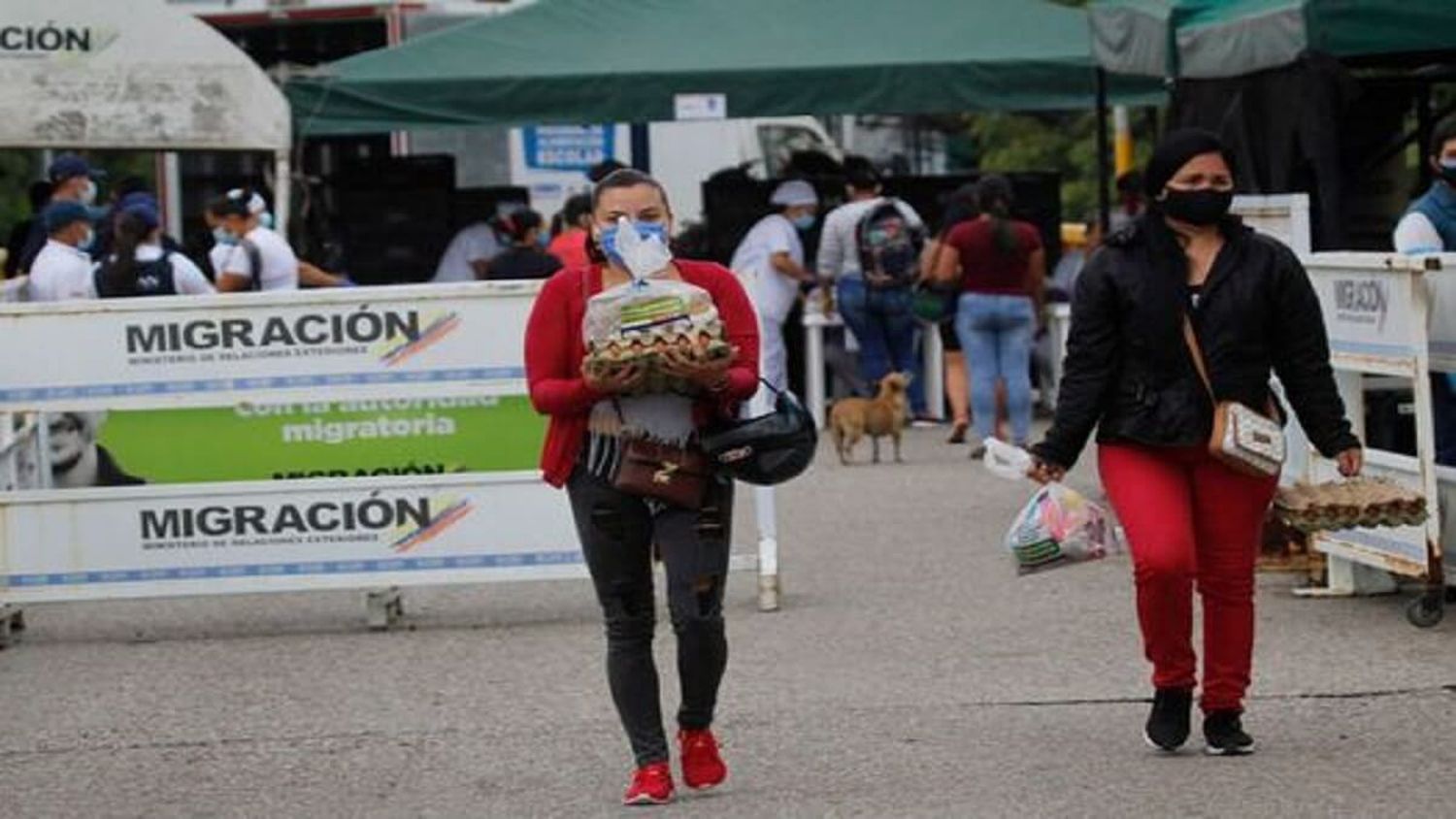 Horarios LIMITADOS en la frontera afectan el paso de personas que necesitan atención médica