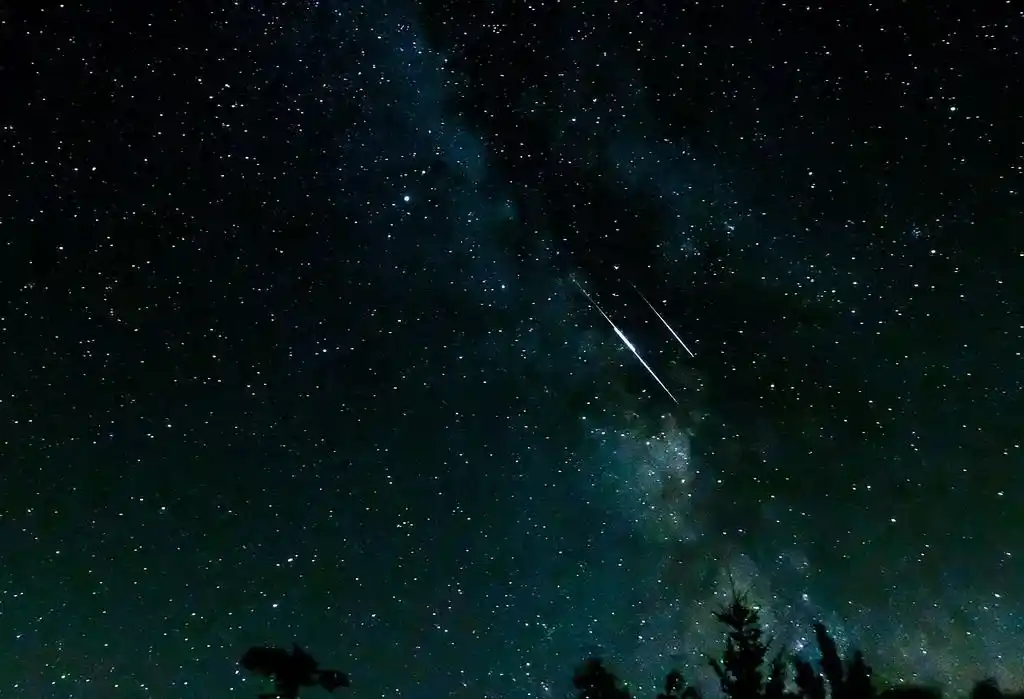 Doble lluvia de estrellas de julio: qué días se podrá disfrutar el impactante espectáculo astronómico