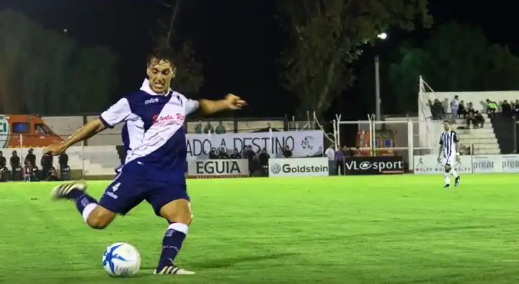 Emanuel Urquiza, la única certeza de Alvarado