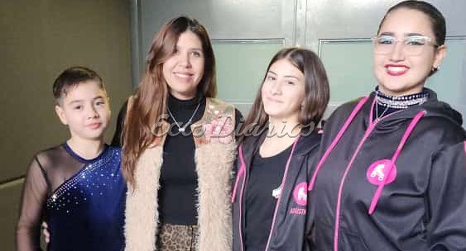 Momento inolvidable. El que tuvieron los necochenses Santiago Alonso, Romina Donadio Calvo, Sofia Céjas y Delfina Alonso