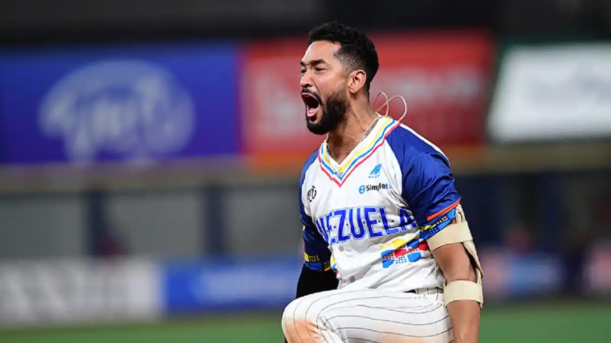 ¡RONDÓN EL HÉROE! LEONES DEL CARACAS toma la punta en la Serie del Caribe 2023