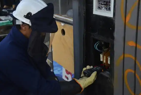 Ensenada: Durante un operativo nocturno, detectaron 15 casos de fraude eléctrico