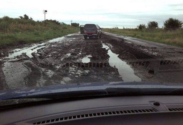 A causa de las lluvias se recomienda evitar los caminos de tierra