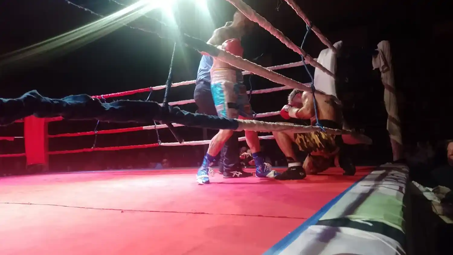 Rueda volvió con su sana costumbre: KO en el segundo