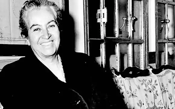 Gabriela Mistral, la “escritora de tres siglos”, a 80 años de su premio Nobel