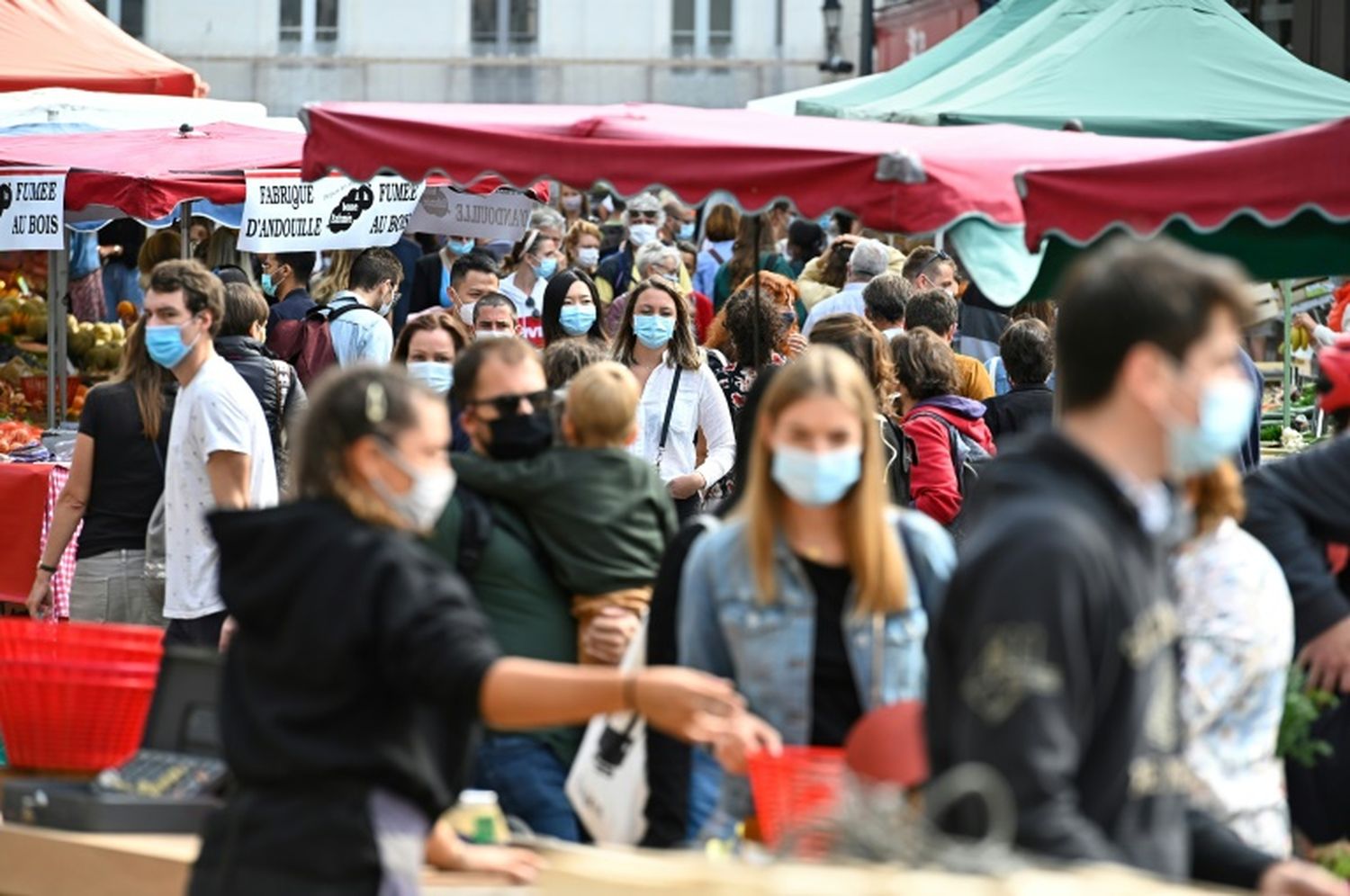 La OMS le reclamó a Europa que vuelva a imponer restricciones