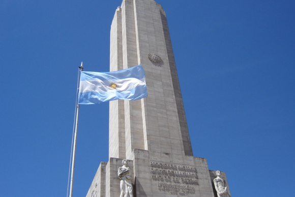 Milei prefiere el Campo de Polo: No participará del acto por el Día de la Bandera en Rosario