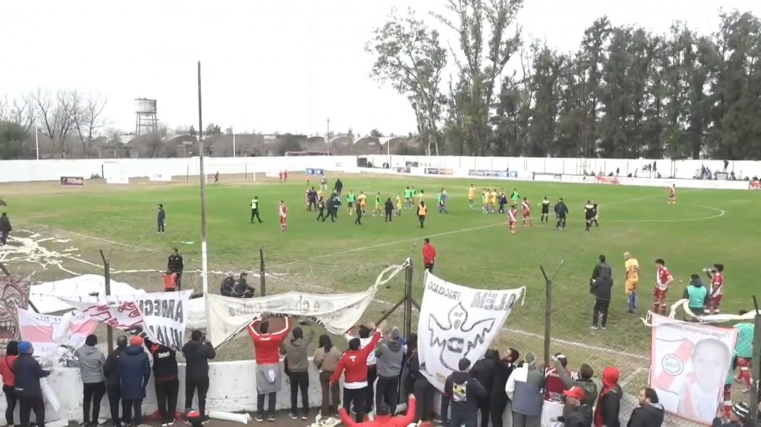 Murió un hincha de 18 años baleado durante el partido entre Luján y Alem