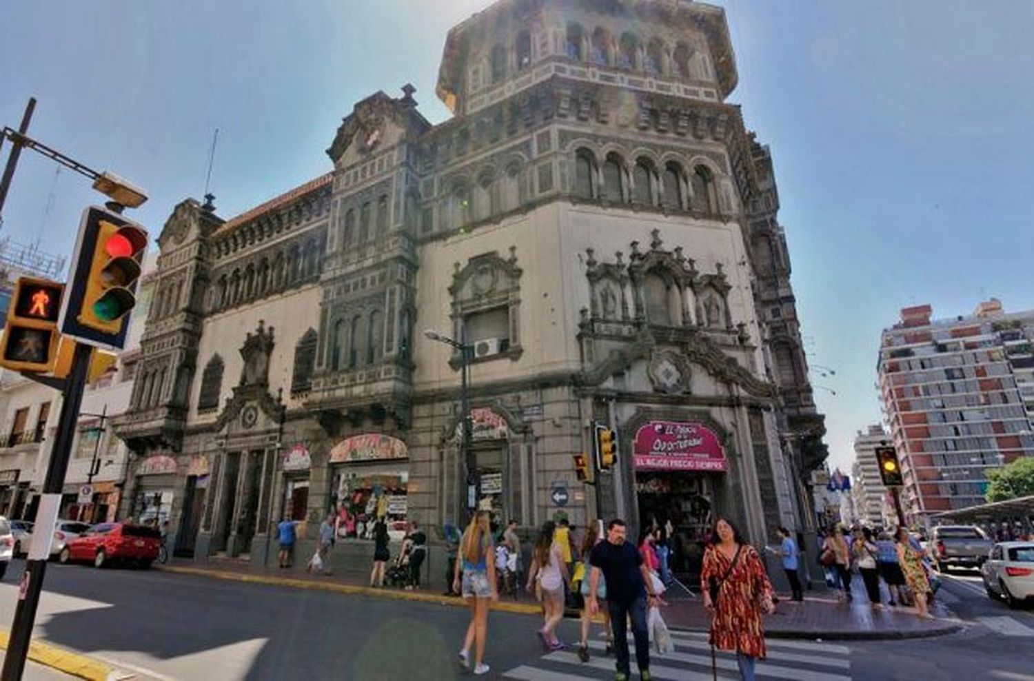 Cinthia Fernández desplazó a Laurita y así promociona la vuelta al cole en «El Palacio de la Oportunidad»