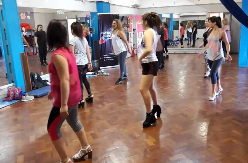 Clases virtuales, la alternativa de los entrenadores de gimnasios para subsistir en la pandemia