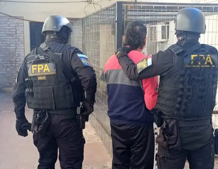 Detuvieron a cuatro personas mayores de edad.