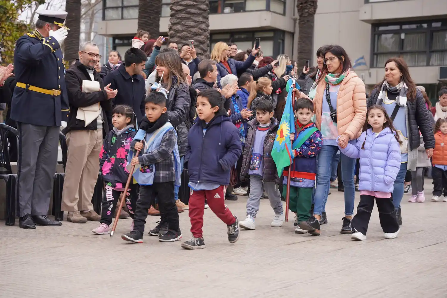 El acto encabezado por Moreira reunió a autoridades locales, escuelas e instituciones.