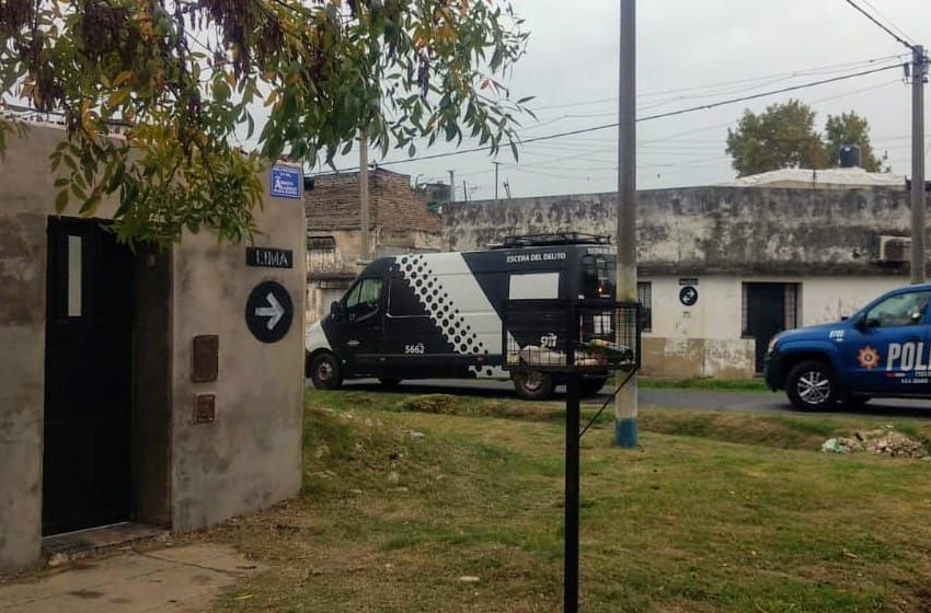 Un joven muerto y otro herido tras un brutal ataque a balazos en zona oeste