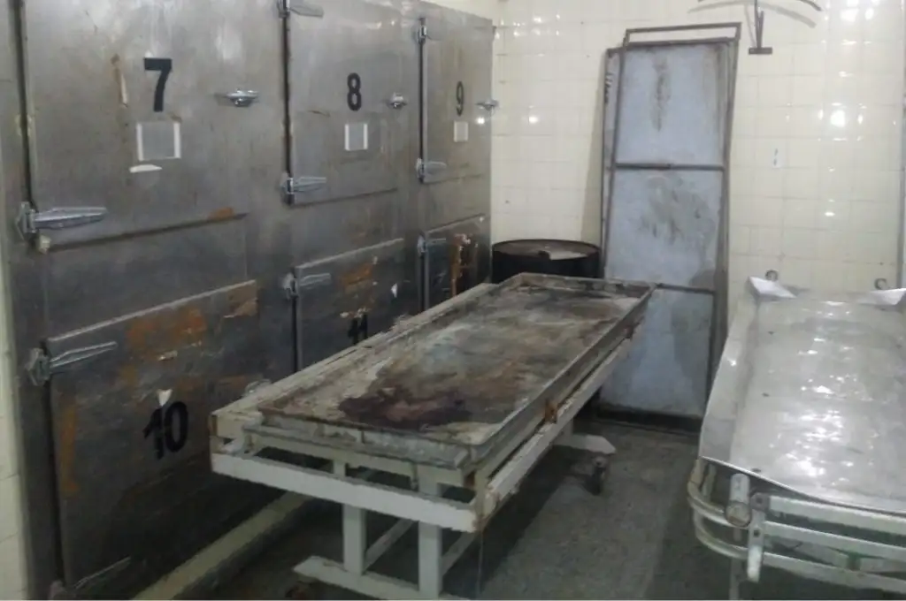 El actual edificio de la morgue, ubicado en el cementerio municipal.