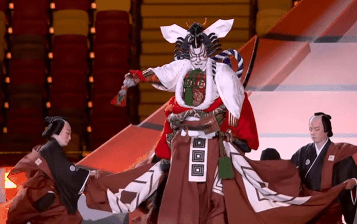 Símbolos de la cultura japonesa también estuvieron presentes en la inauguración de las Olimpíadas de Japón. Foto YouTube marca claro.