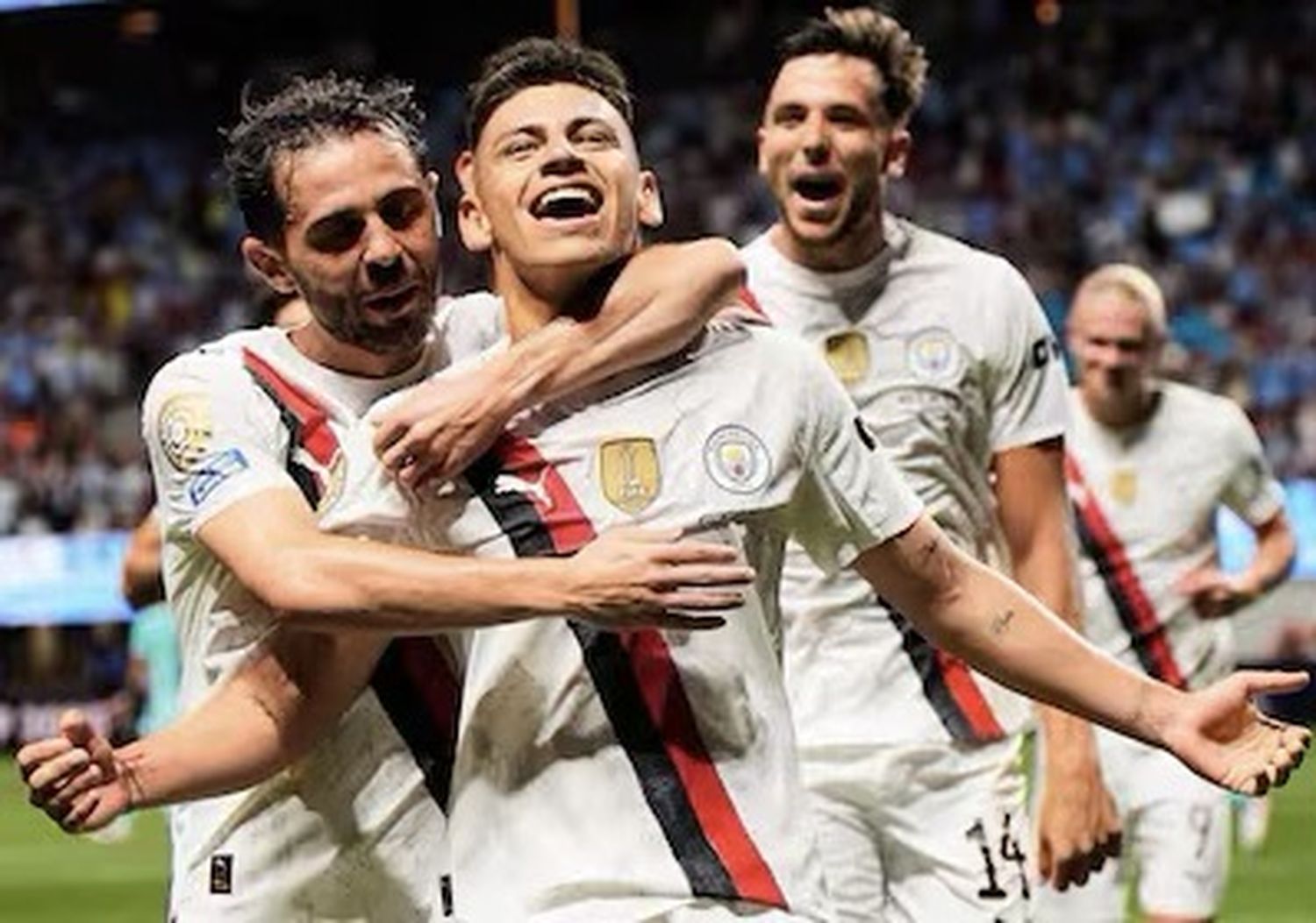 Golazo de Echeverri en el triunfo de Manchester City