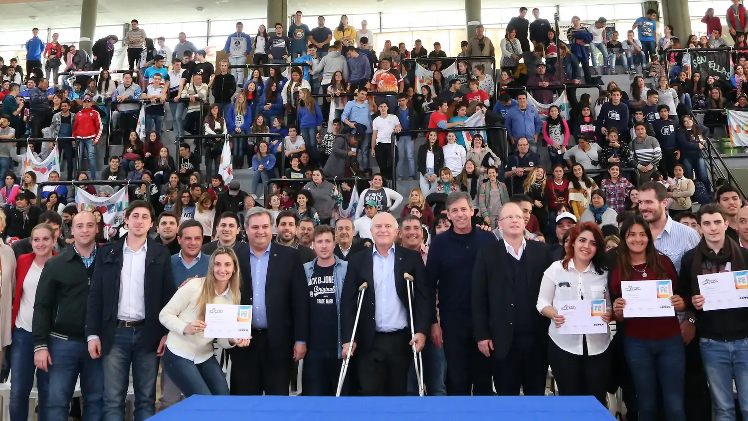 “Logramos que miles de jóvenes trabajen por los demás”