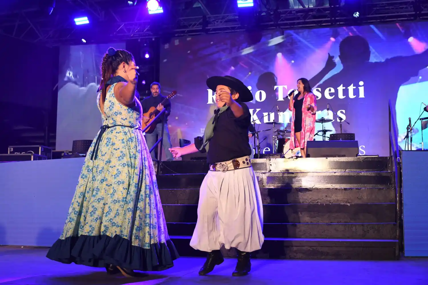 Diversidad de expresiones artísticas y talento sobre el escenario en el cierre de la Fiesta