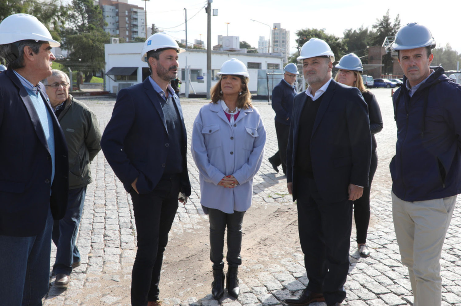 Funcionarios recorrieron las instalaciones y las obras que se llevan adelante en el Puerto de Santa Fe.