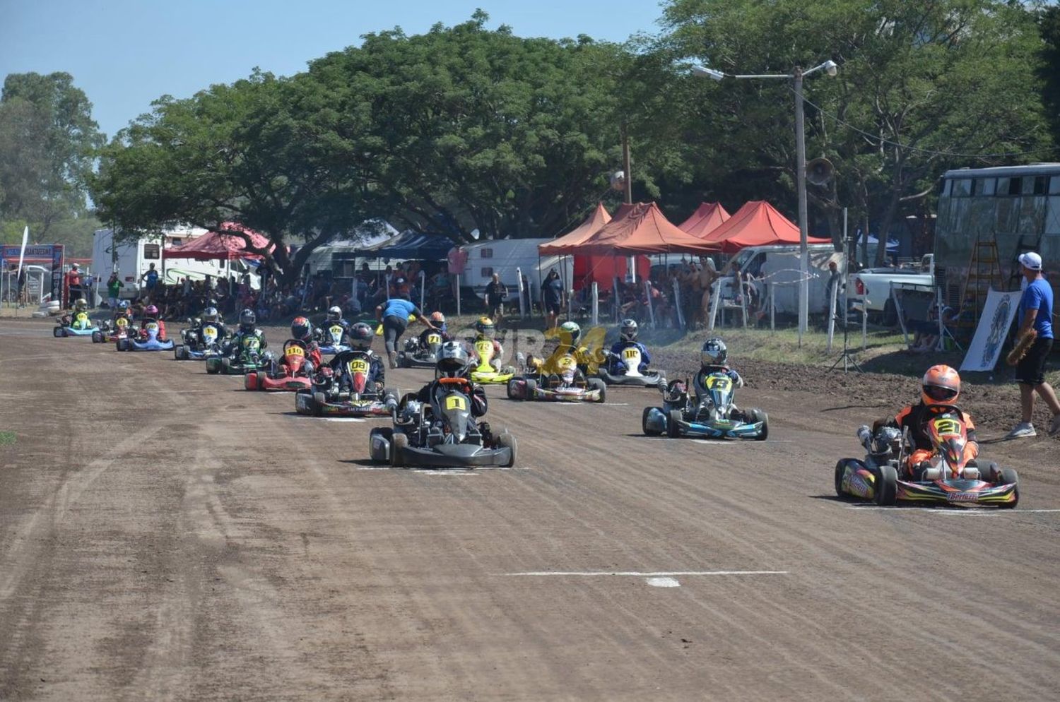 Coronación del Interzonal de karting en Las Parejas