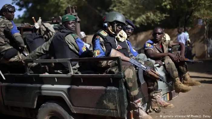 Al menos 47 muertos en ataque suicida en Mali
