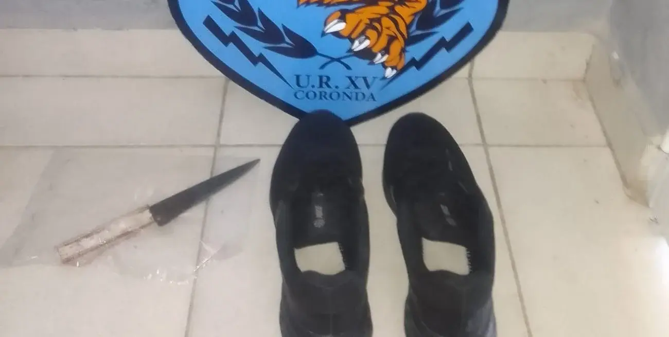 Al ladrón le encontraron un cuchillo y tenía puestas las zapatillas de las cuales se lo acusa de haberlas robado.