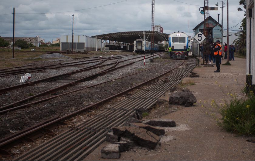 Demuestran preocupación por el estado de las vías del tren