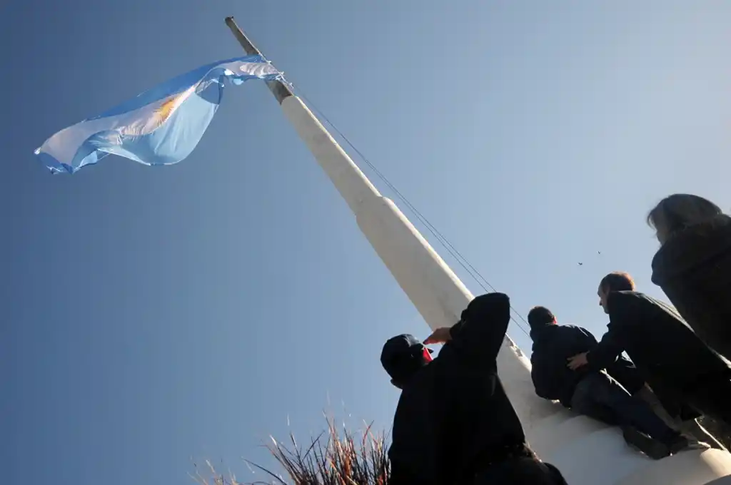 Día de la Bandera: Alumnos juraron lealtad a la insignia patria