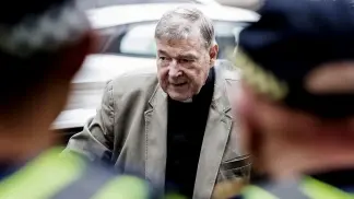 George Pell, tesorero del Vaticano, fue declarado culpable de abusar de dos menores