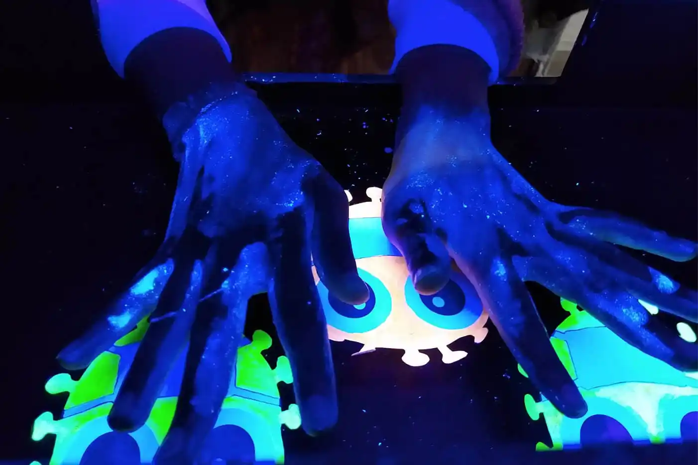 Ensayos acerca de la importancia de la higiene de las manos y sobre el distanciamiento social