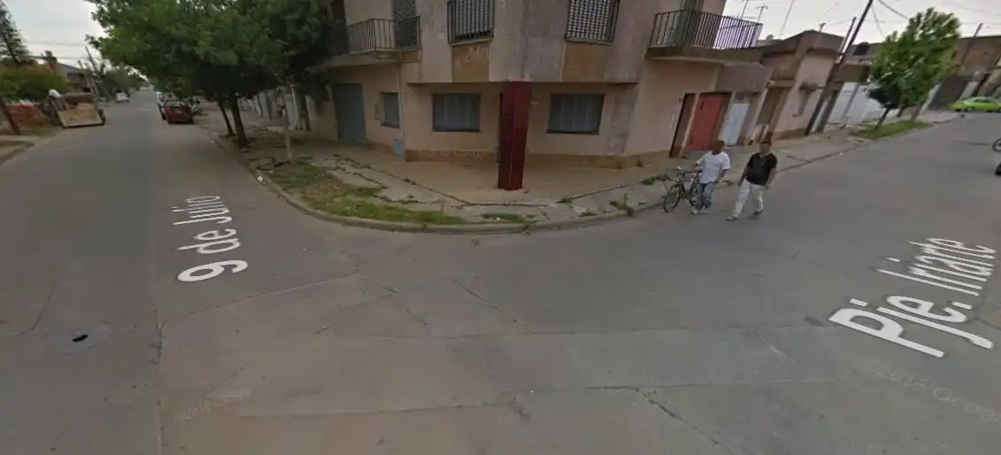 Incendiaron una camioneta en barrio Jardín Mayoraz