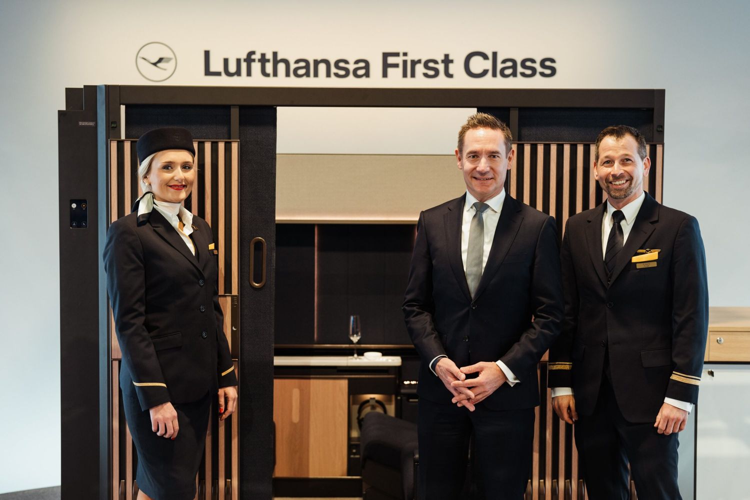 Lufthansa introduces its new cabin product «First Class Suite Plus».