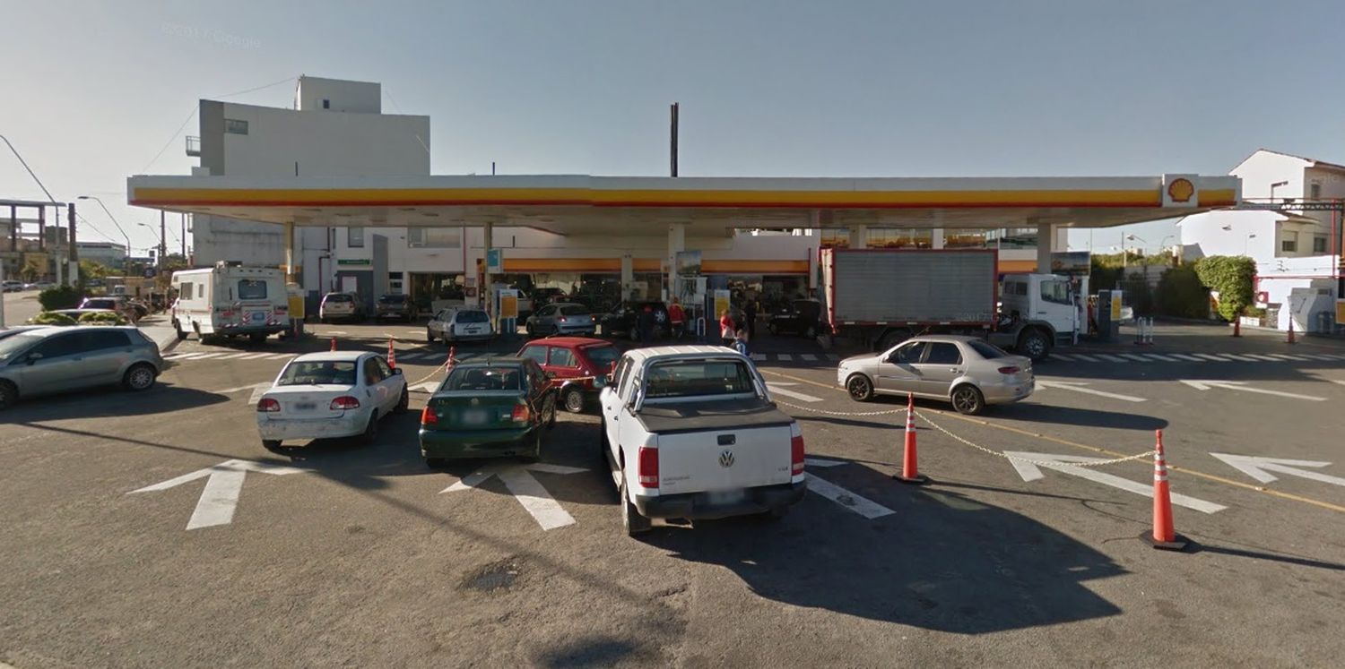 Se atragantó mientras comía y murió en una estación de servicio