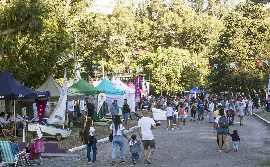 Importante movimiento. En el Parque Miguel Lillo