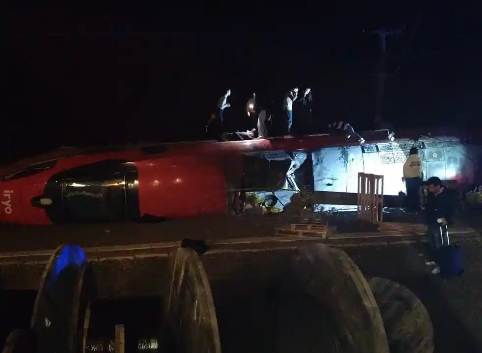 Accidente de trenes de alta velocidad en España.