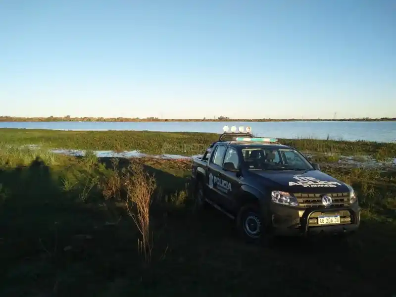 Buscan a un pescador que cayó al río Colastiné