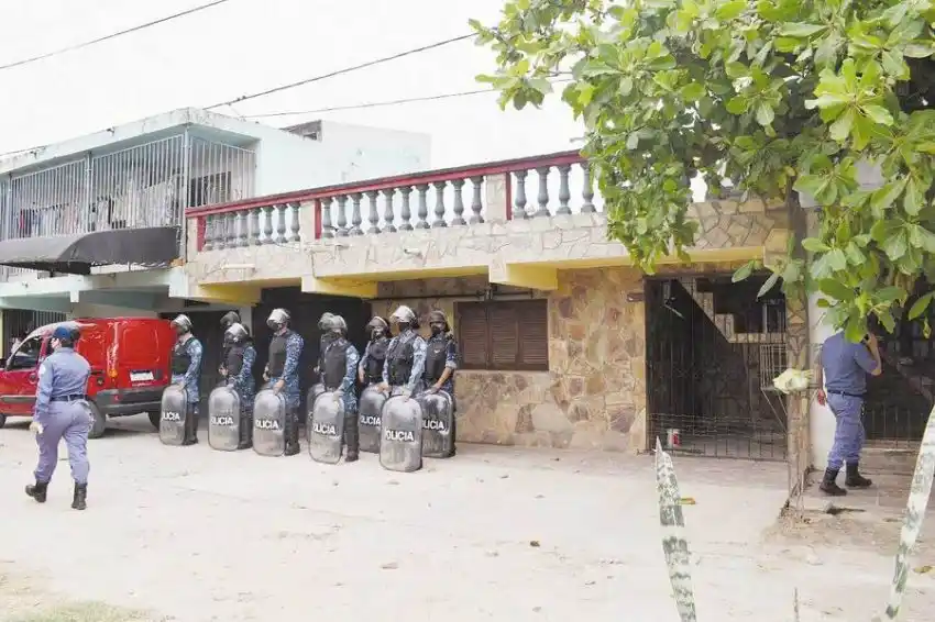Vecinos atacaron vivienda de un hombre acusado de abusar de una menor
