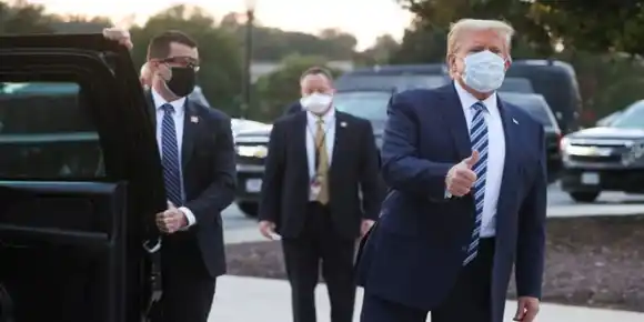 Trump sale del hospital tras un ingreso de tres días por la COVID-19