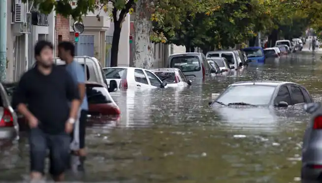 Imputan a dos funcionarios por la trágica inundación de La Plata