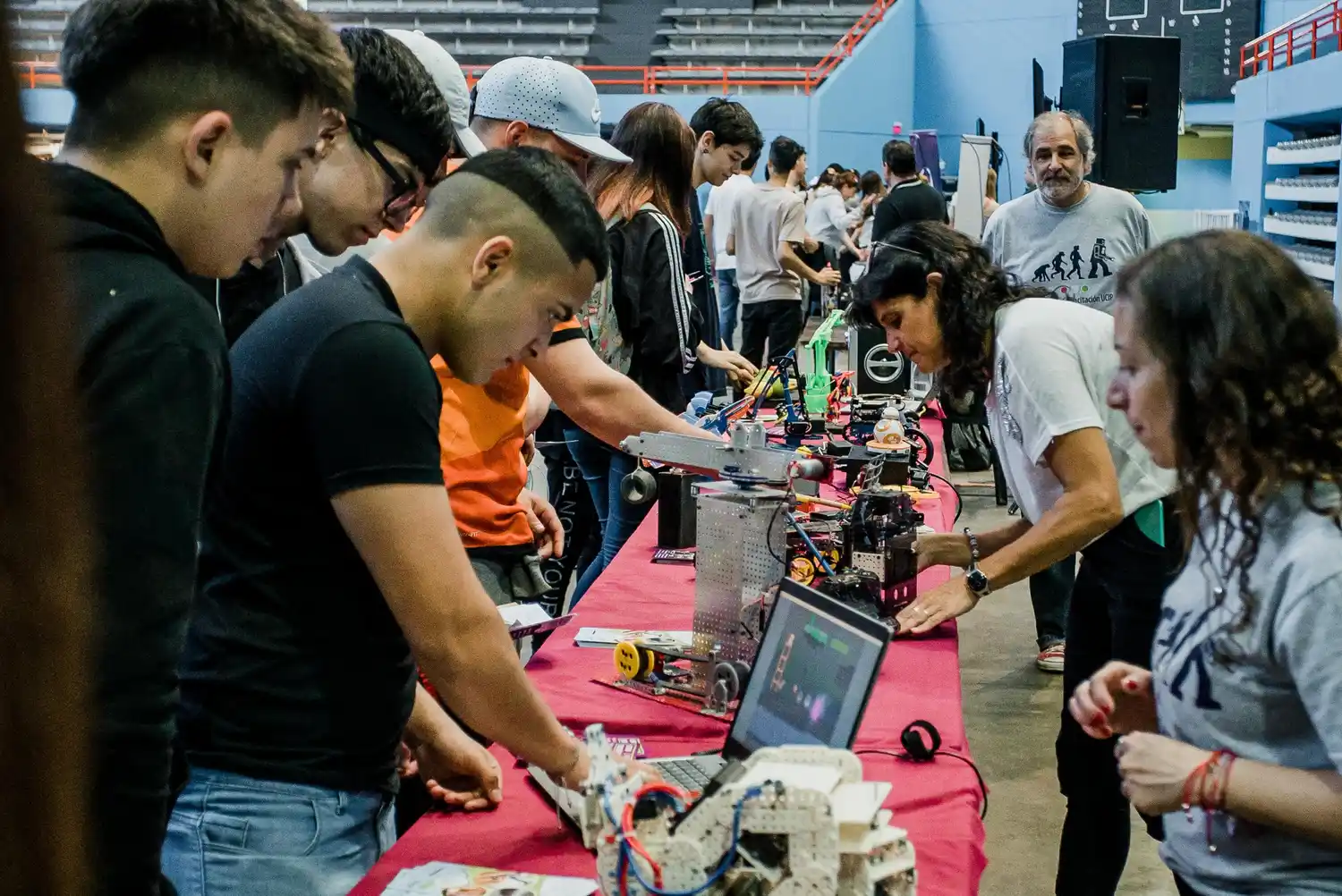 El congreso se llevará a cabo del 15 al 17 de noviembre, de 10:00 a 20:00, en el Estadio Polideportivo Islas Malvinas.