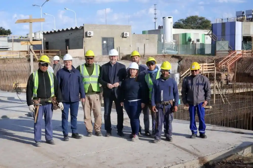 Perotti recorrió la obra de Ampliación de la Planta Potabilizadora de Granadero Baigorria