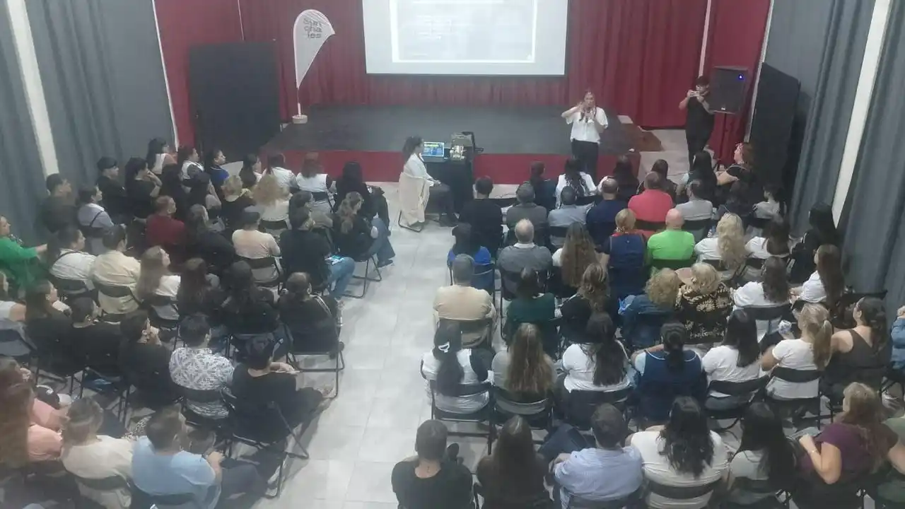 De la preocupación a la acción: Rafaela y Sunchales realizaron una charla sobre bullying con gran convocatoria